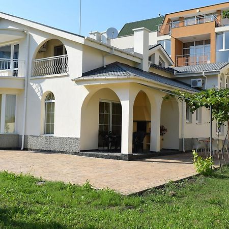 Hotel Eva Ravda Exteriör bild