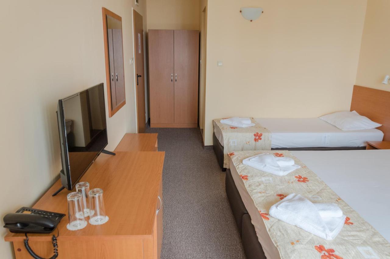 Hotel Eva Ravda Exteriör bild