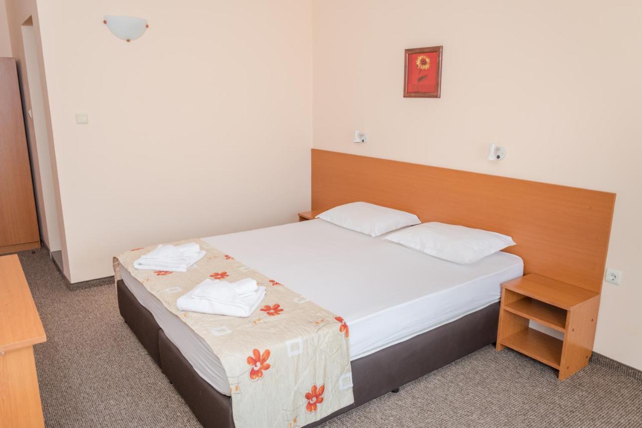 Hotel Eva Ravda Exteriör bild