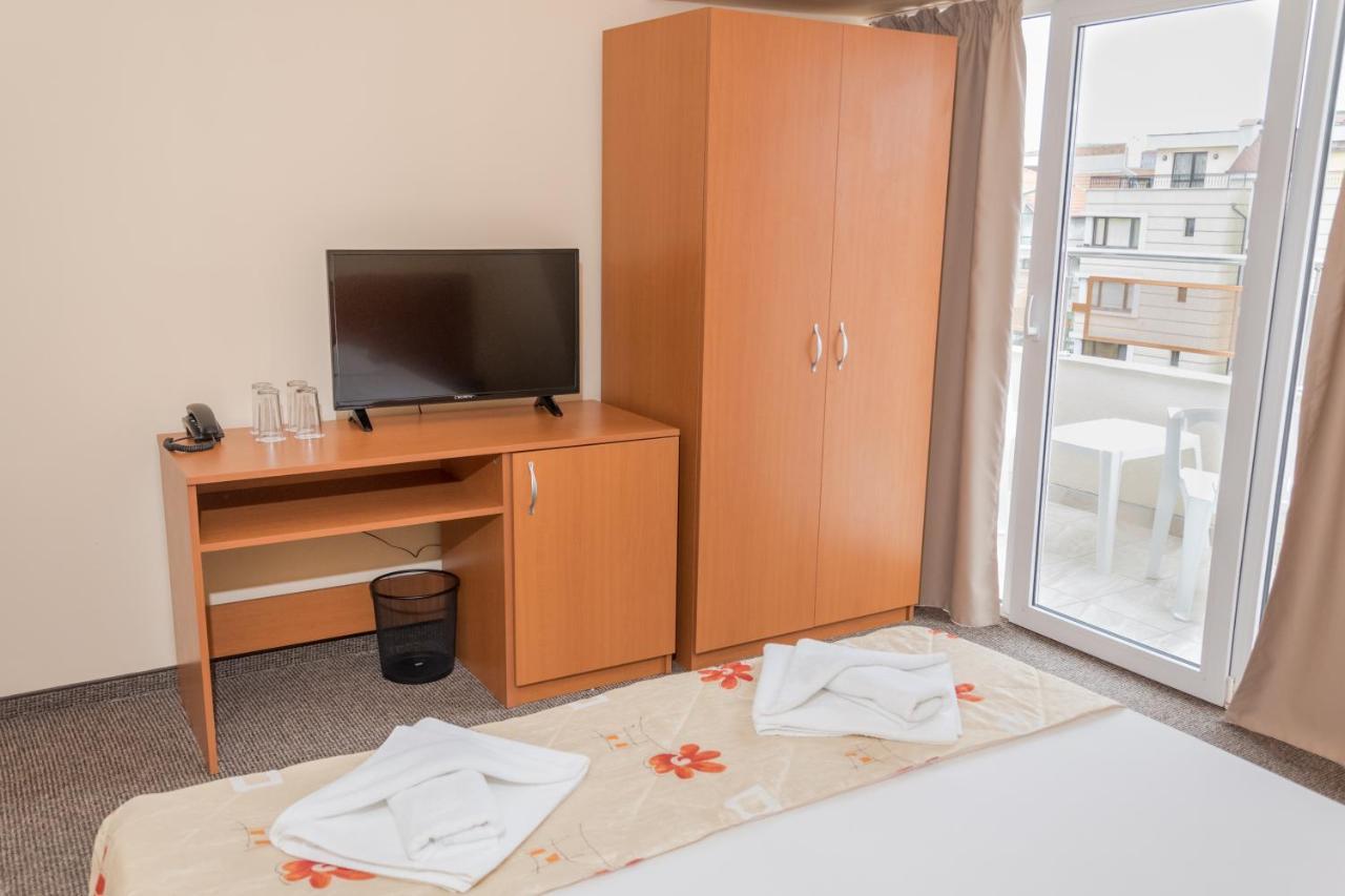Hotel Eva Ravda Exteriör bild