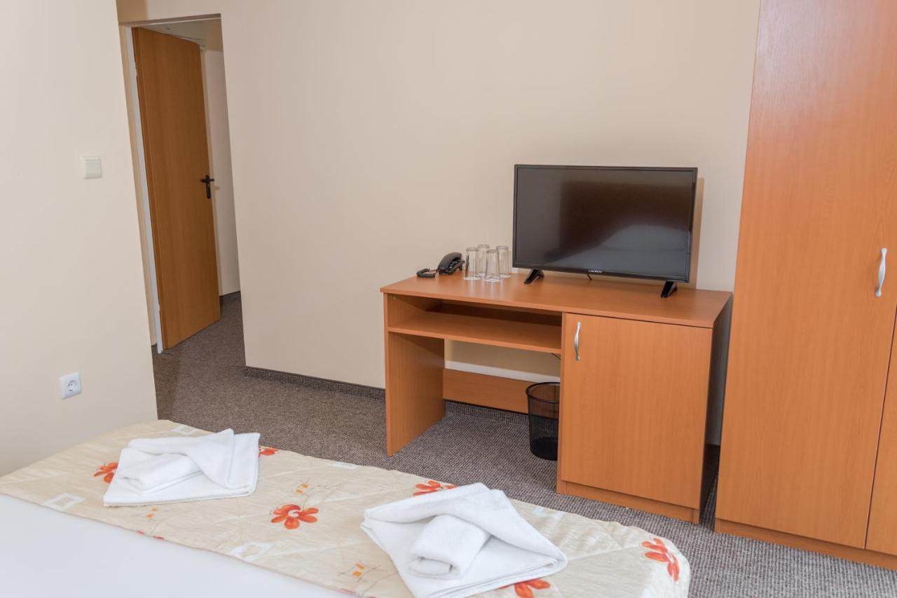Hotel Eva Ravda Exteriör bild