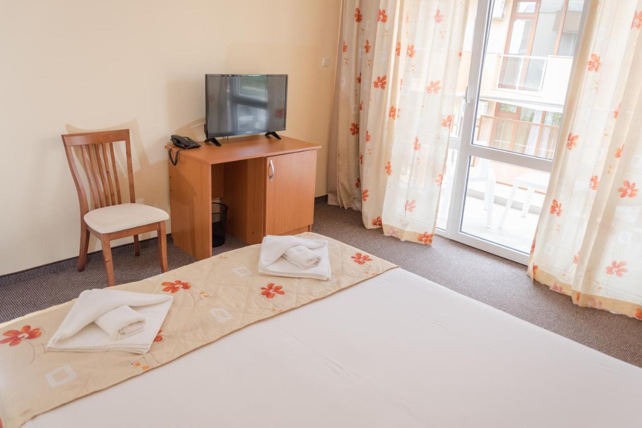 Hotel Eva Ravda Exteriör bild
