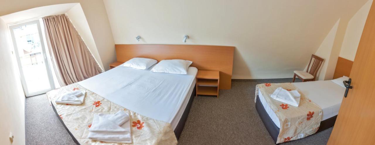 Hotel Eva Ravda Exteriör bild